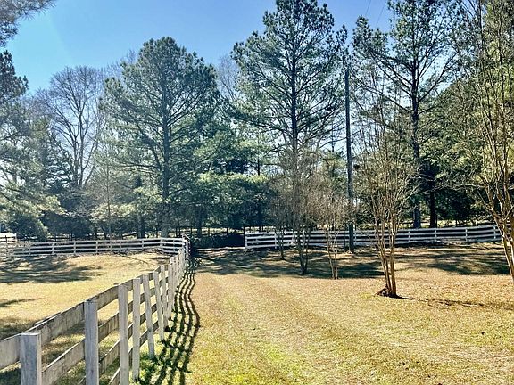 4th image of 670 Jefferies Rd