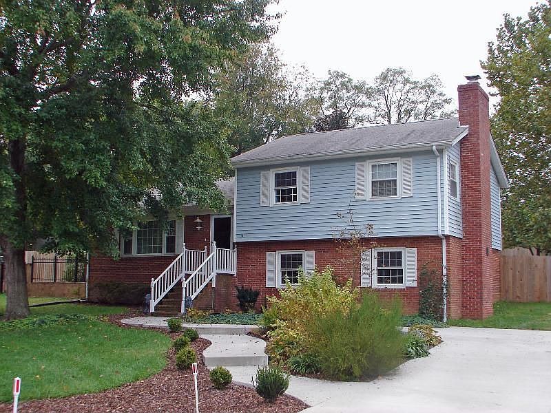 1st image of 216 Taylor St