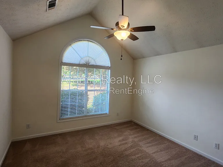 3241 Cranberry Ln — Photo 7