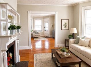 5 Abbott St APT 2, Wellesley, MA 02482