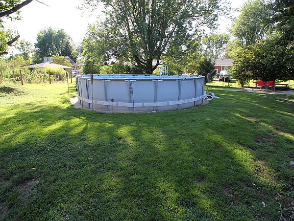 3rd image of 11002 Benson Ln