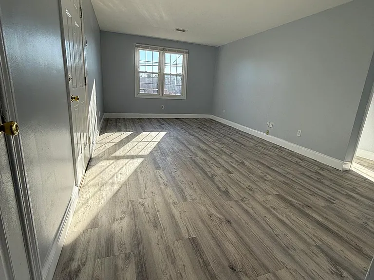 14 Saratoga Ave #5 — Photo 11