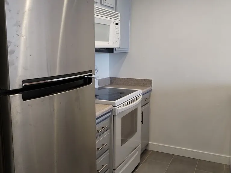 740 N Kings Rd #224 — Photo 9