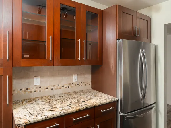 5610 Netherland Avenue image 4 of 14