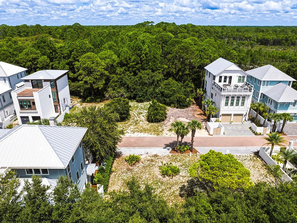 1st image of 25 Sand Oaks Cir