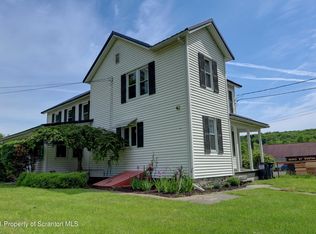 20 Pond Rd, Moscow, PA 18444