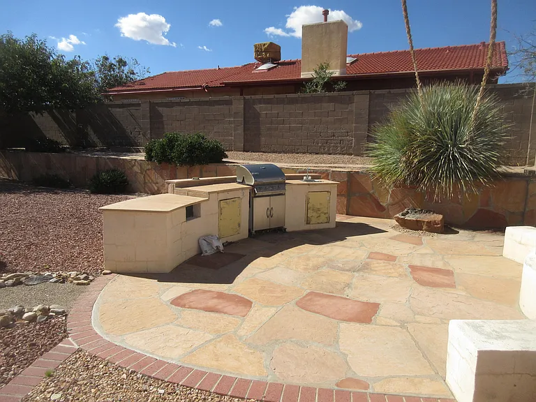 2111 Corte Del Caballo NW — Photo 51