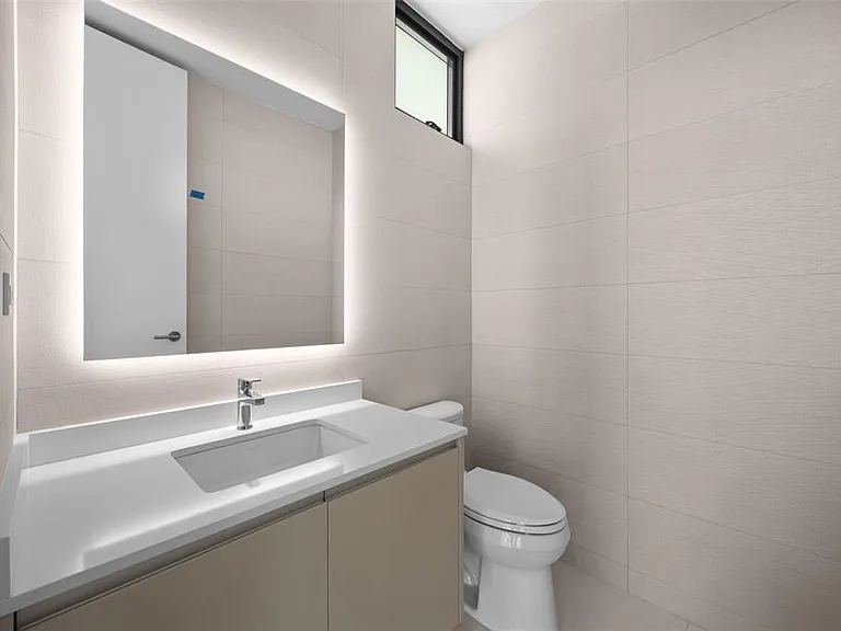 135 Salonga St — Photo 39