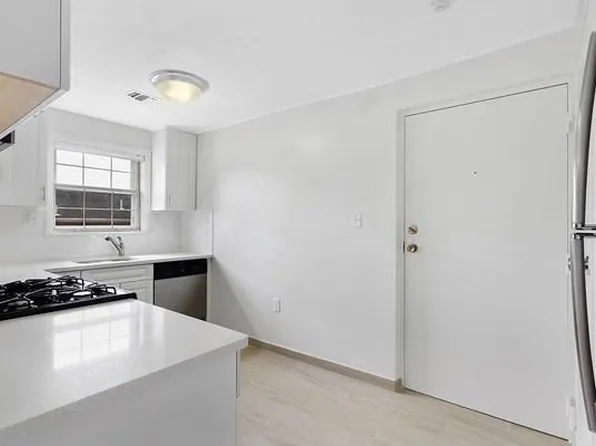 20 Bedford Rd #1D, Woburn, MA 01801