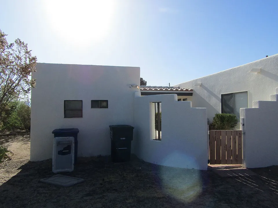 6529 Justin Ln