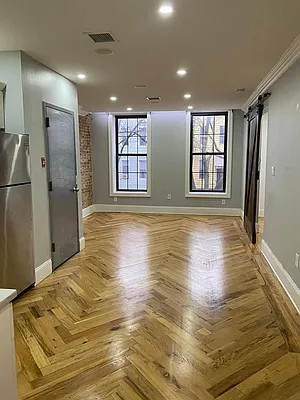 Rented by Aron Fried, LREB | media 5