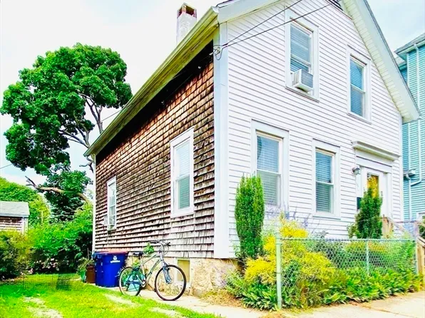 141 Ash St, New Bedford, MA 02740