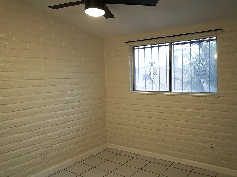 951 W Oahu Pl — Photo 18