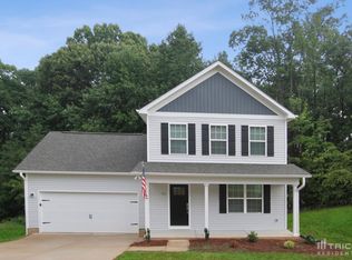 413 Brookfield Dr, Statesville, NC 28625