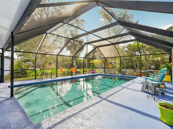 8501 Chatham St, Fort Myers, FL 33907
