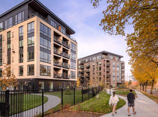 Vesi, Minneapolis, MN 55401