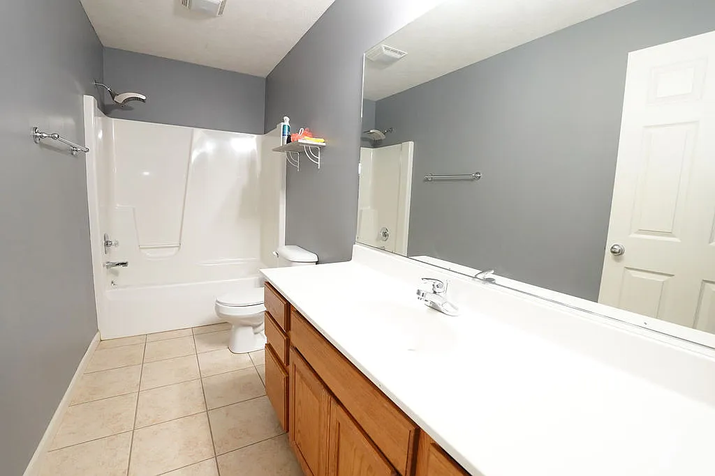 3 bed, 2295 sqft, $2,295 — Photo 3