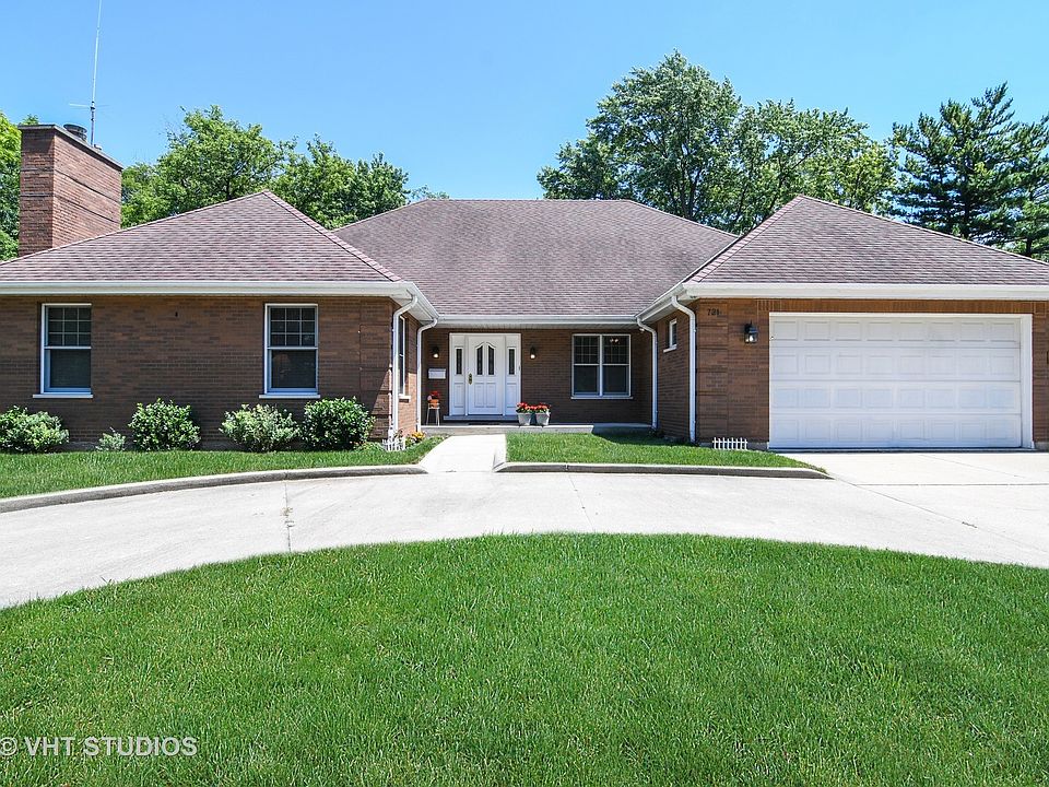 1st image of 721 Price Ln