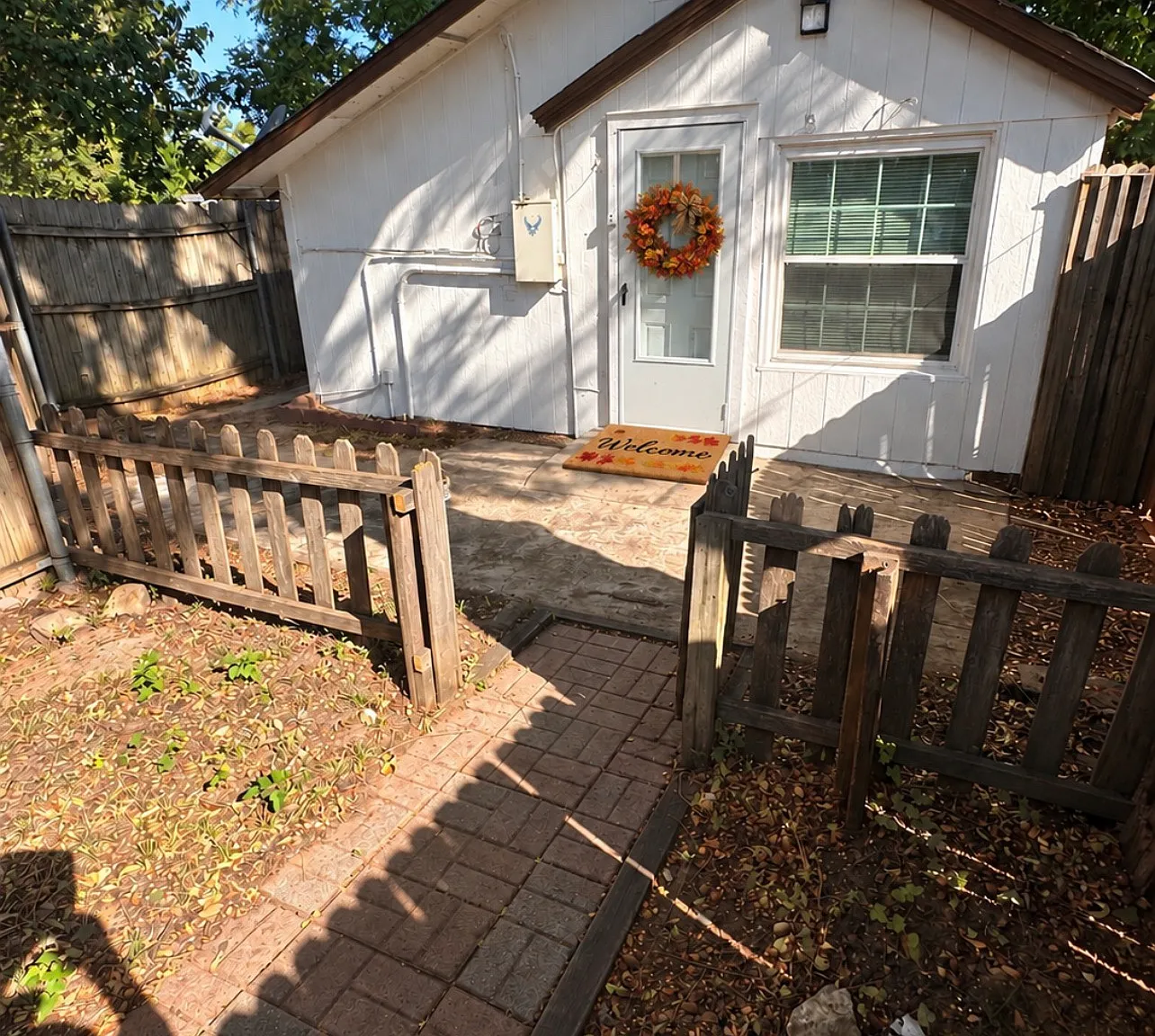 Studio, 700 sqft, $1,100 — Photo 2