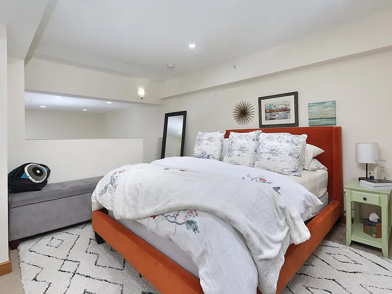 290 Pleasant St #216 — Photo 5