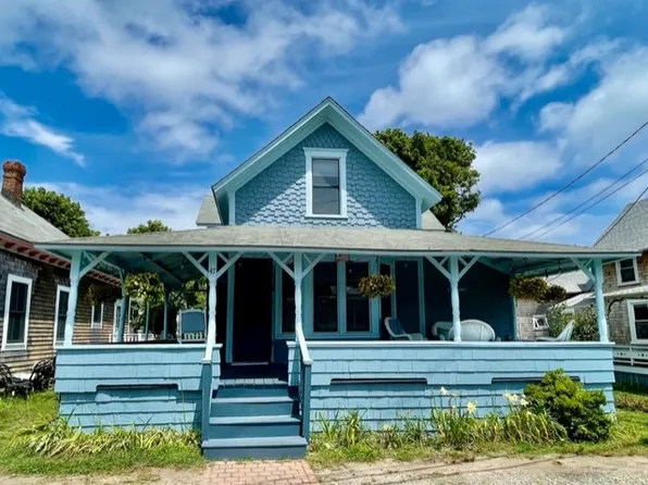 47 Tuckernuck Ave, Oak Bluffs, MA 02557