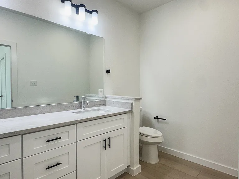 140 Zion Rd — Photo 2