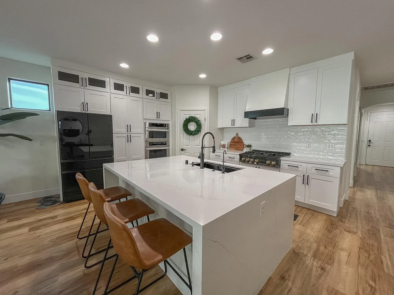 5620 Akula Bay Street - 1 — Photo 2
