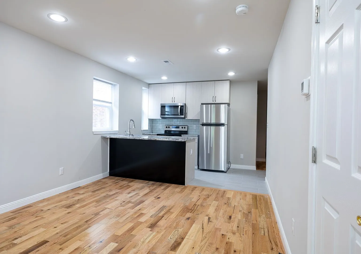 5544 N Lawrence St — Photo 1