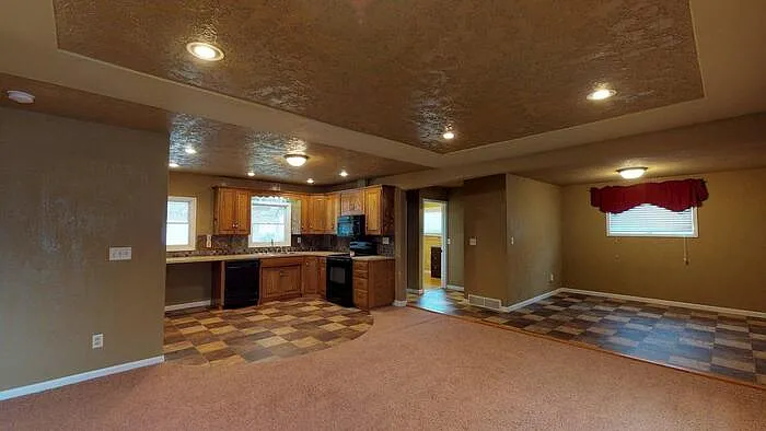 3 bed, 2.0 bath, $1,350 — Photo 4