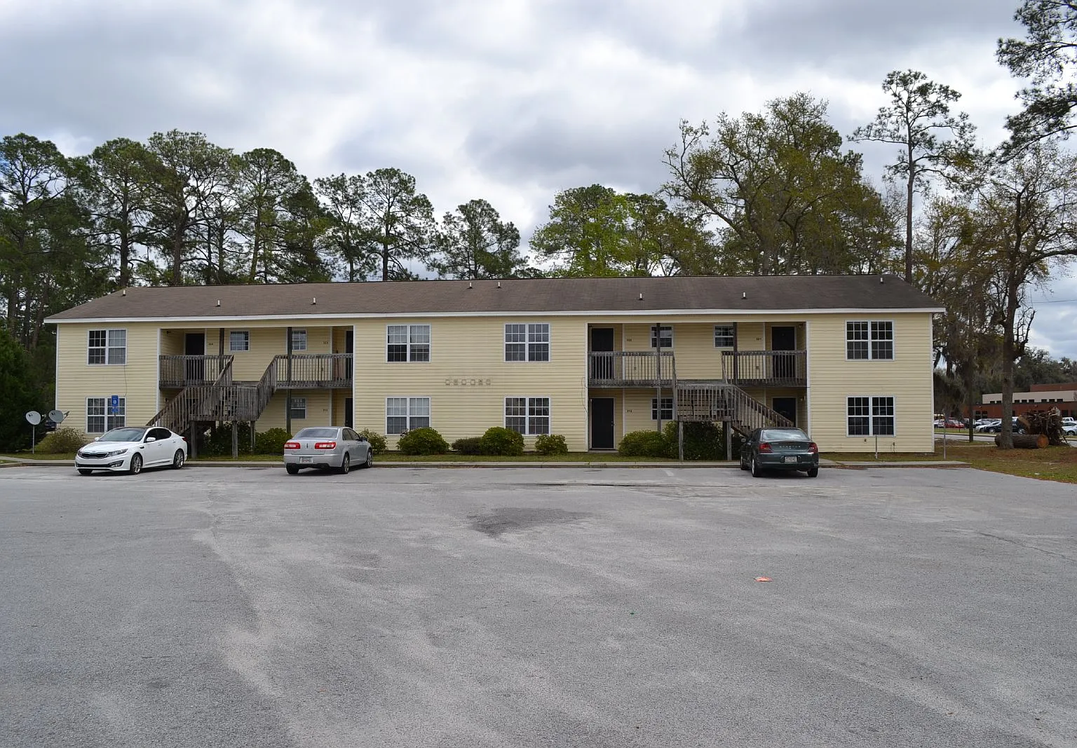 2 bed, 2.0 bath, 1075 sqft, $1,095 — Photo 1