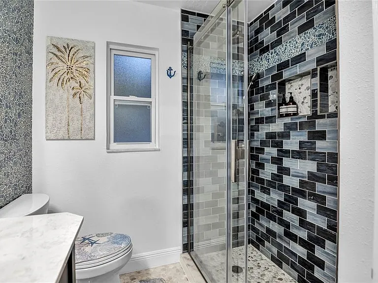 31 Lands End Ln — Photo 28
