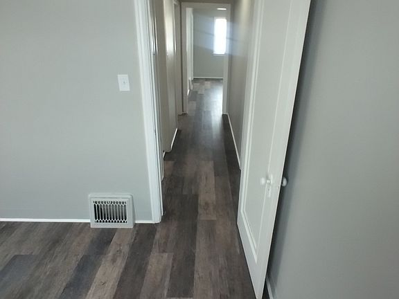 4th image of 537 Gobel St