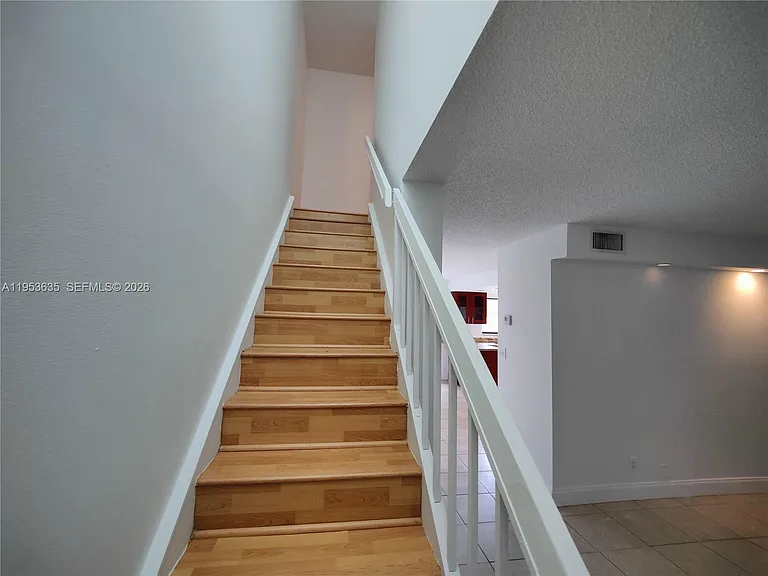 181 Wimbledon Lake Dr — Photo 13