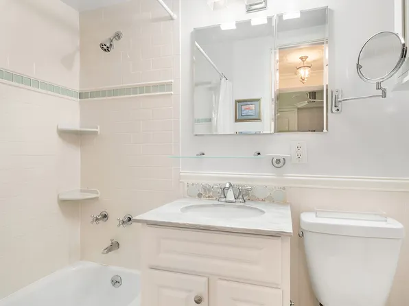 311 East 71st Street B2 image 9 of 9