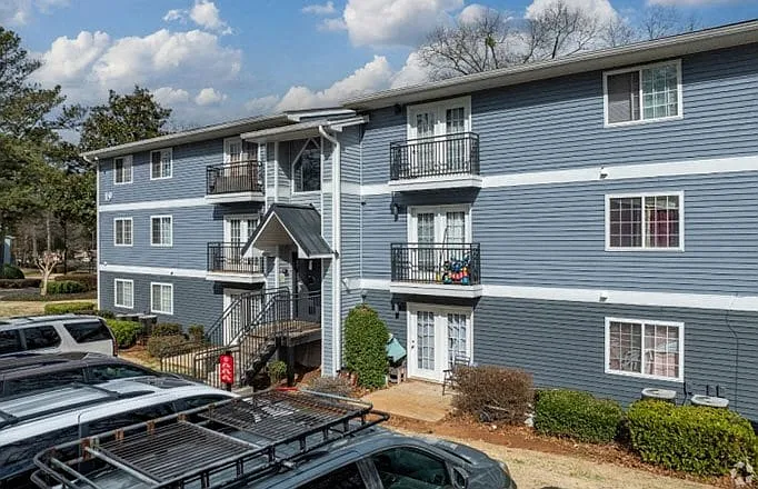 Spring Chase Apartments — Photo 8