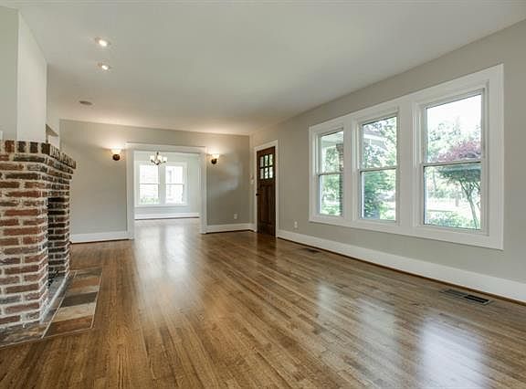 3rd image of 1124 Canterbury Ct