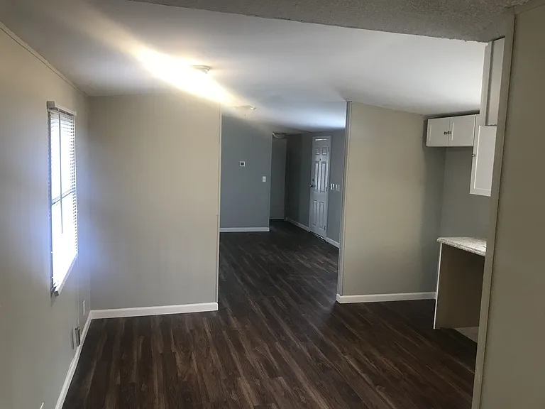 4331 State Road 43 N — Photo 5