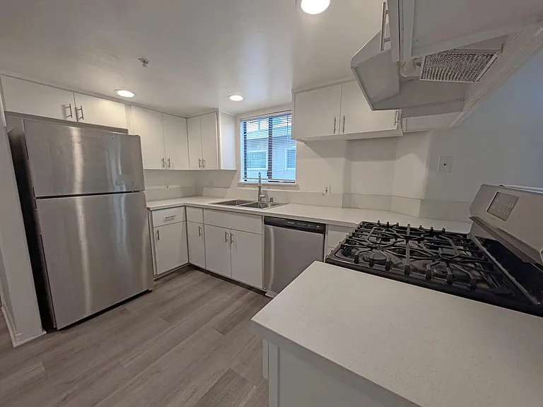 305 N Cedar St #204 — Photo 7