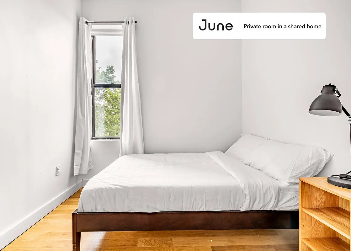 Full bedroom in 5 bed/3 bath home in Ridgewood #1408 E — Photo 2