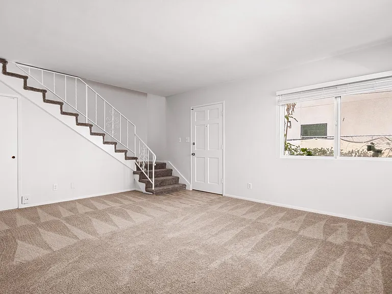 262 B Ave — Photo 4
