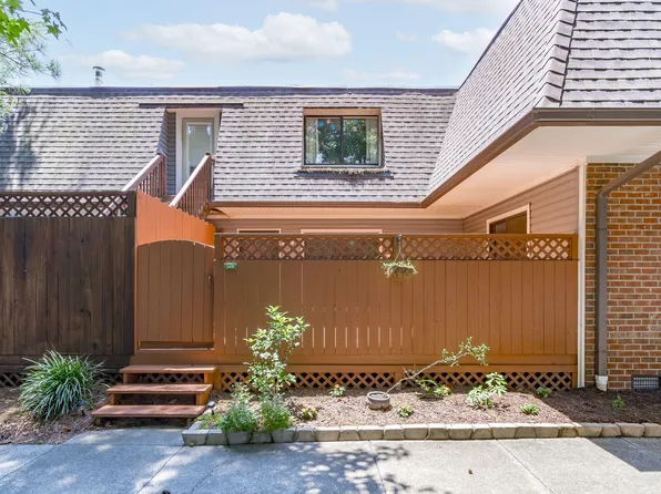 348 Summerwalk Cir, Chapel Hill, NC 27517