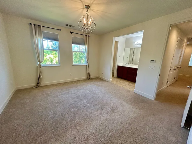 462 E Main Ave — Photo 13