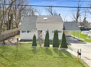 33 Pinetree Rd, Old Bridge, NJ 08857