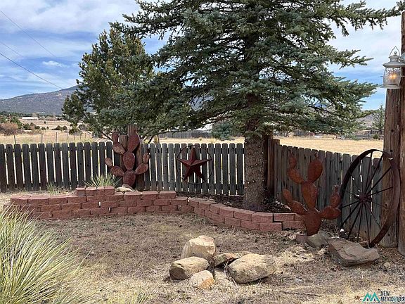 3rd image of 24 Black Mesa Rd