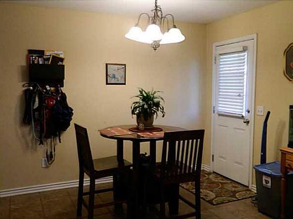 3rd image of 2490 Harris Dr