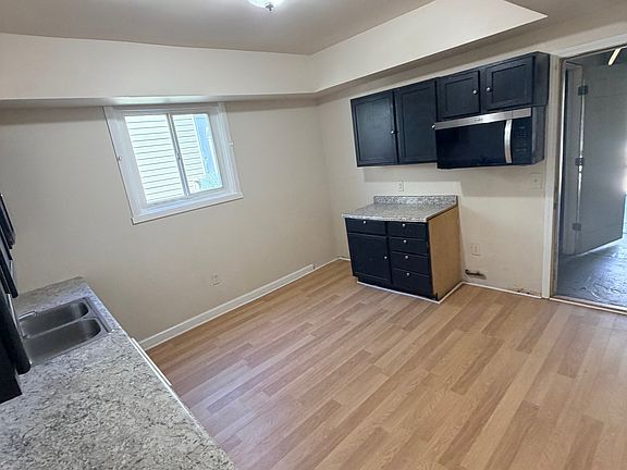 4th image of 1224 W 15th Ave #1