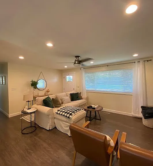 112 E David Rd — Photo 8