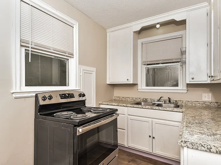 15881_024_kitchen_13369231.jpg