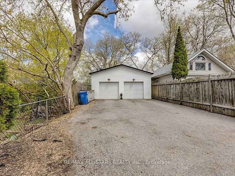 387 Ontario St #MAIN FLOOR — Photo 3