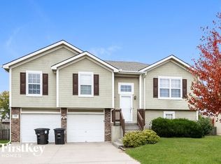 512 Fall Creek Dr, Belton, MO 64012